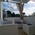 Tra Sole, Mare E Natura Apartament